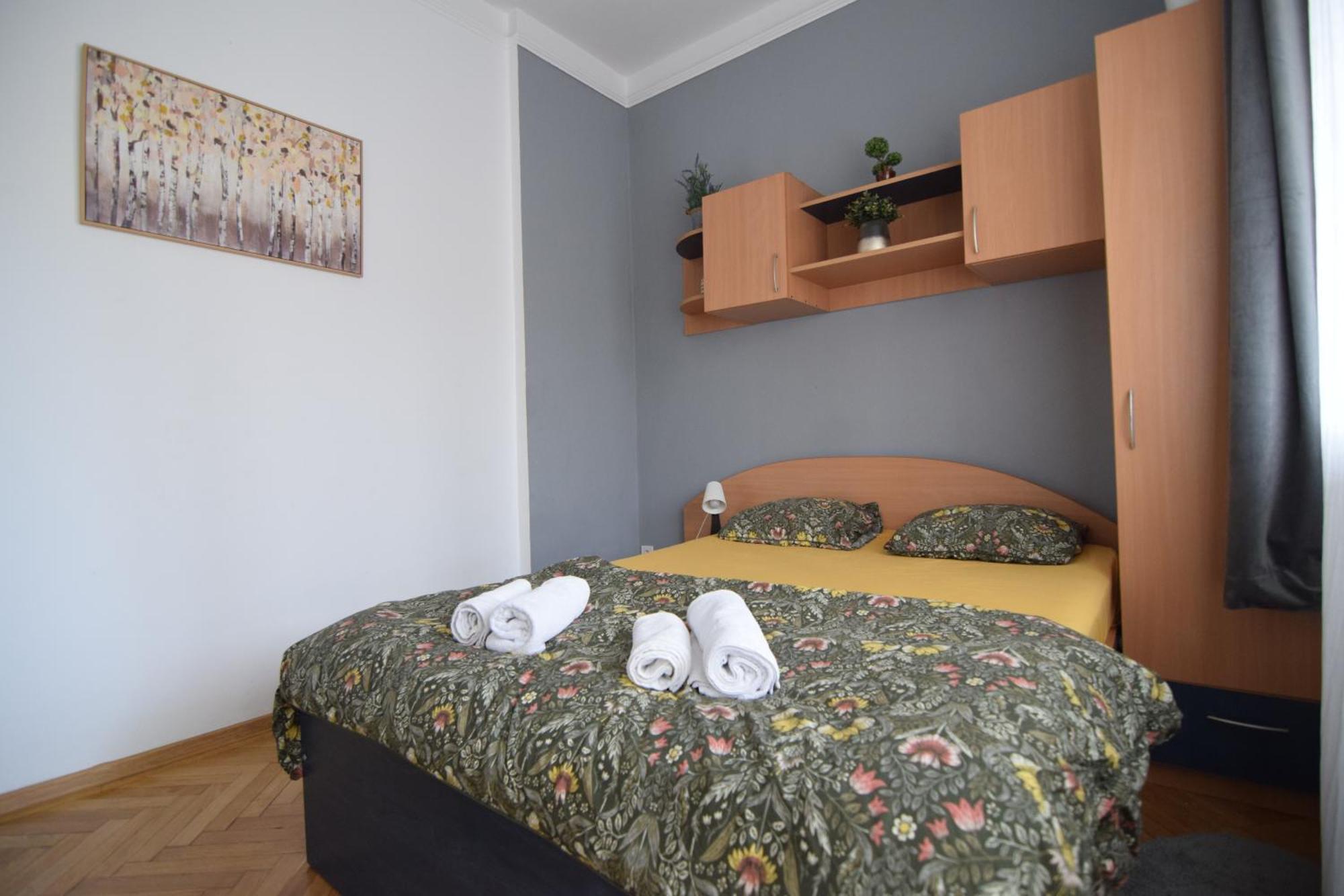 Cozy * Bucureşti